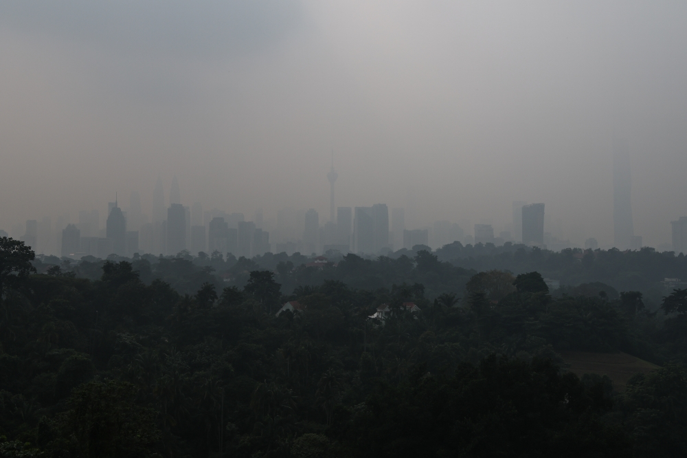 Haze update: 21 areas across Malaysia at ‘Unhealthy’ pollution levels