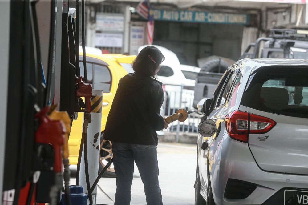 Budi95’s monthly limit: How far can 200 litres take you?
