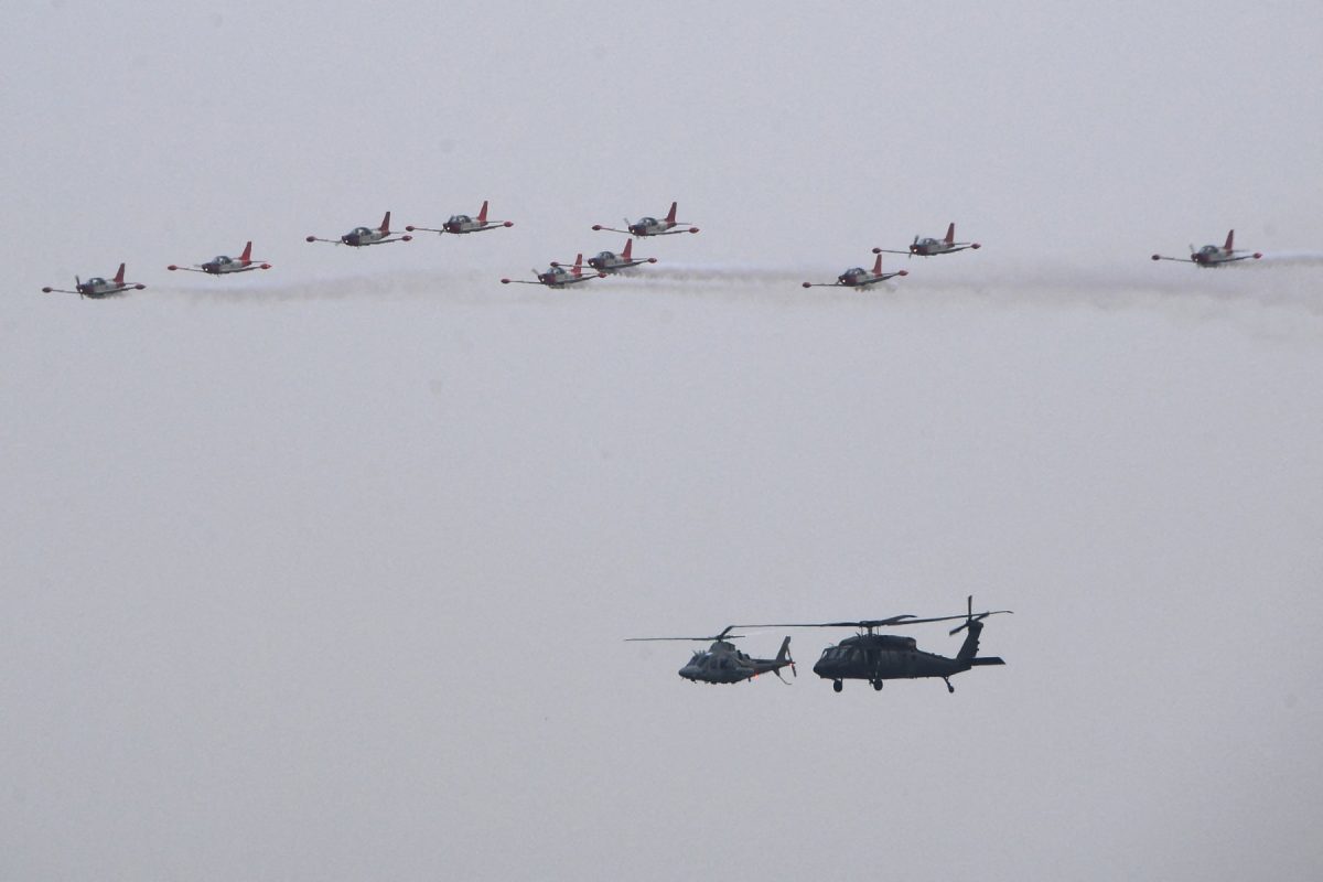 Mid-air collision of Philippines military planes kills four pilots