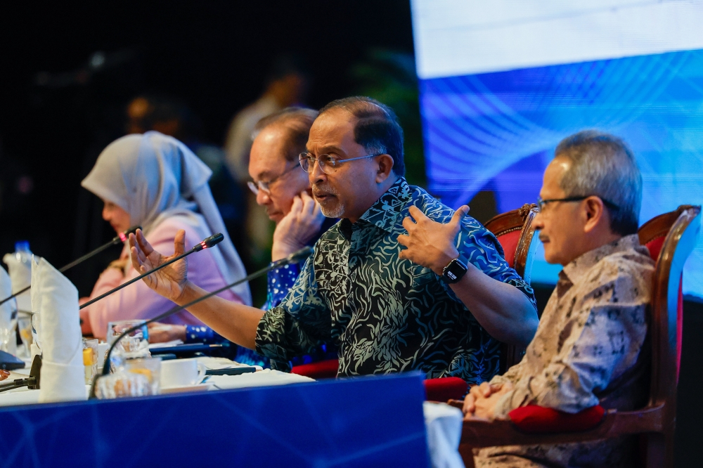 Zambry: Comprehensive review of higher education laws needed to keep ecosystem relevant