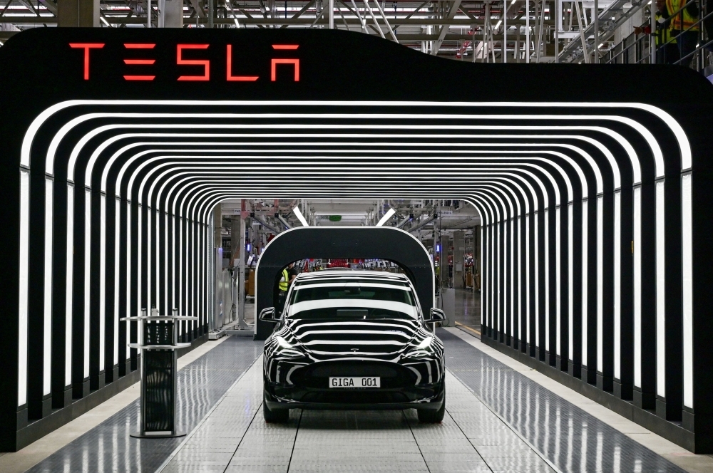Tesla’s big gamble: That new models no longer matter
