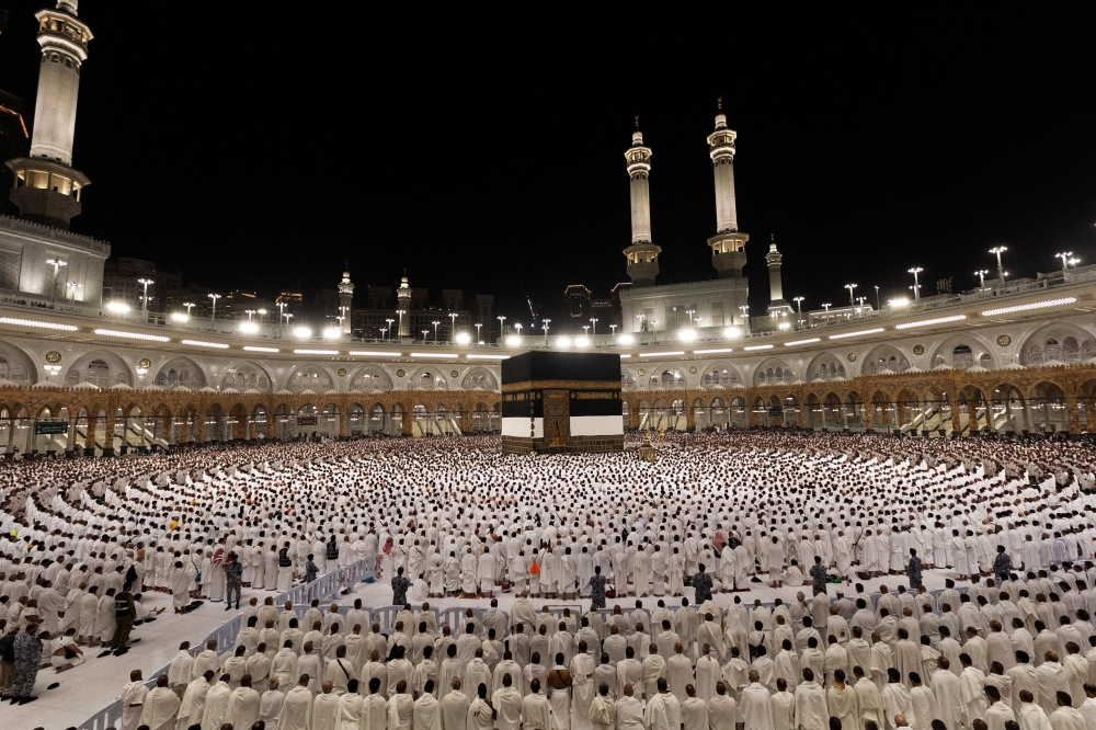 ‘I will come whichever way I can’: Western pilgrims defy Middle East tensions to perform Haj