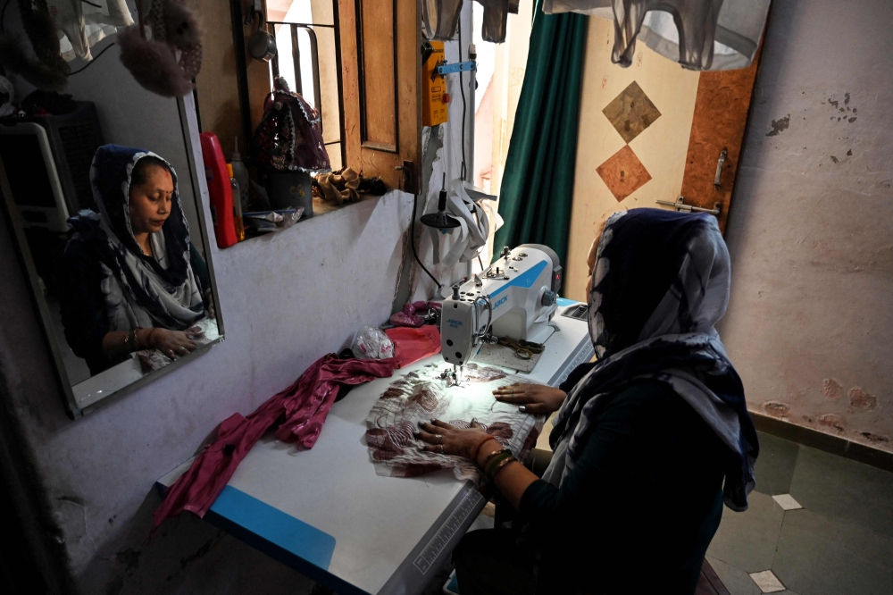 In India, heat-triggered insurance offers 'some relief'