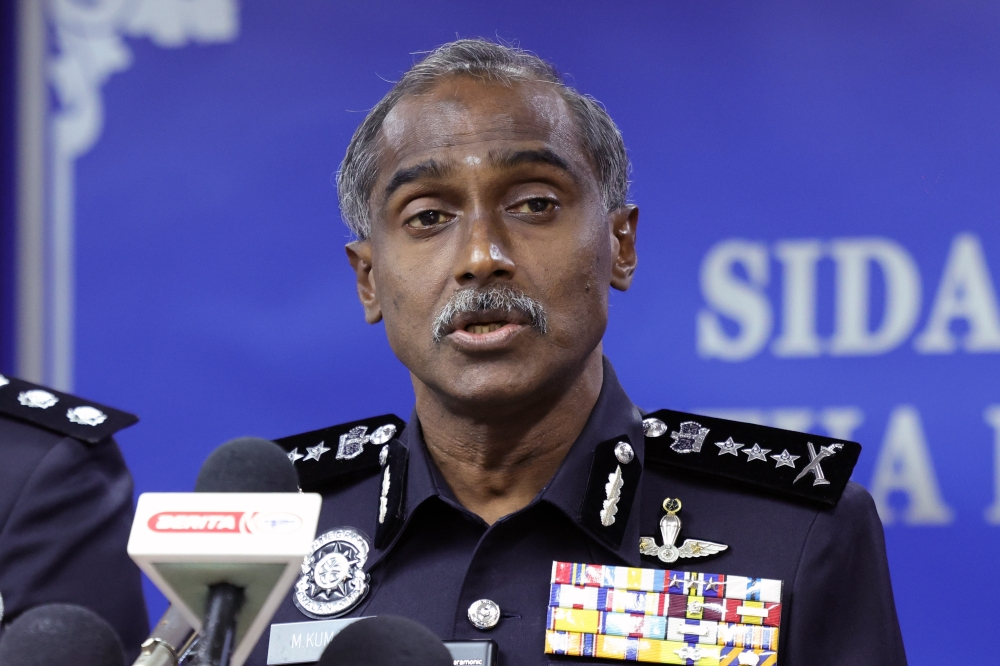 Bukit Aman to meet former MACC chief Azam Baki next week over Albert Tei threat allegations
