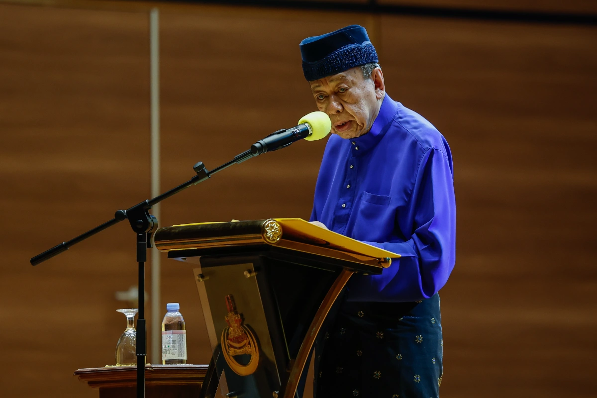 Selangor Sultan warns royal relatives against abusing status for personal gain