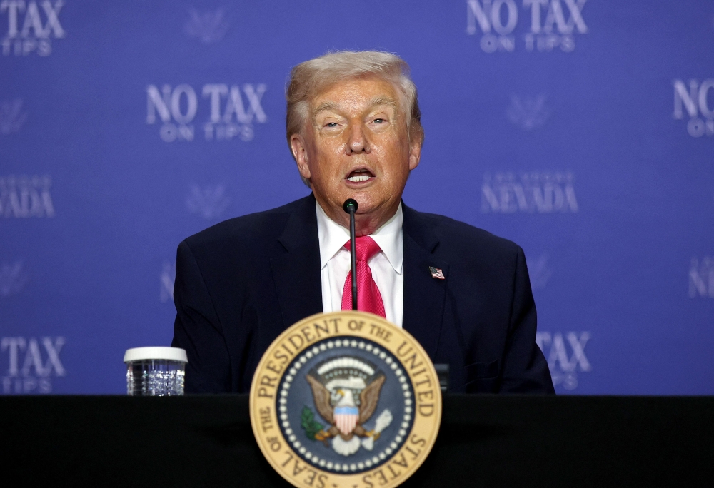 Trump says Iran agrees to hand over enriched uranium as US nears peace deal