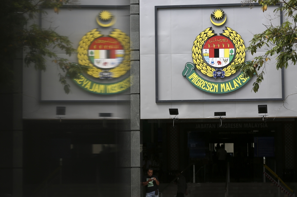 Immigration counters nationwide shut until June 3 for Agong’s birthday, Wesak