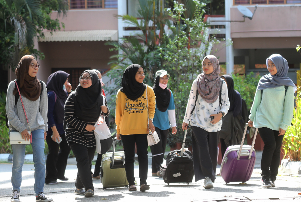 Universities can recall student interns over safety risks
