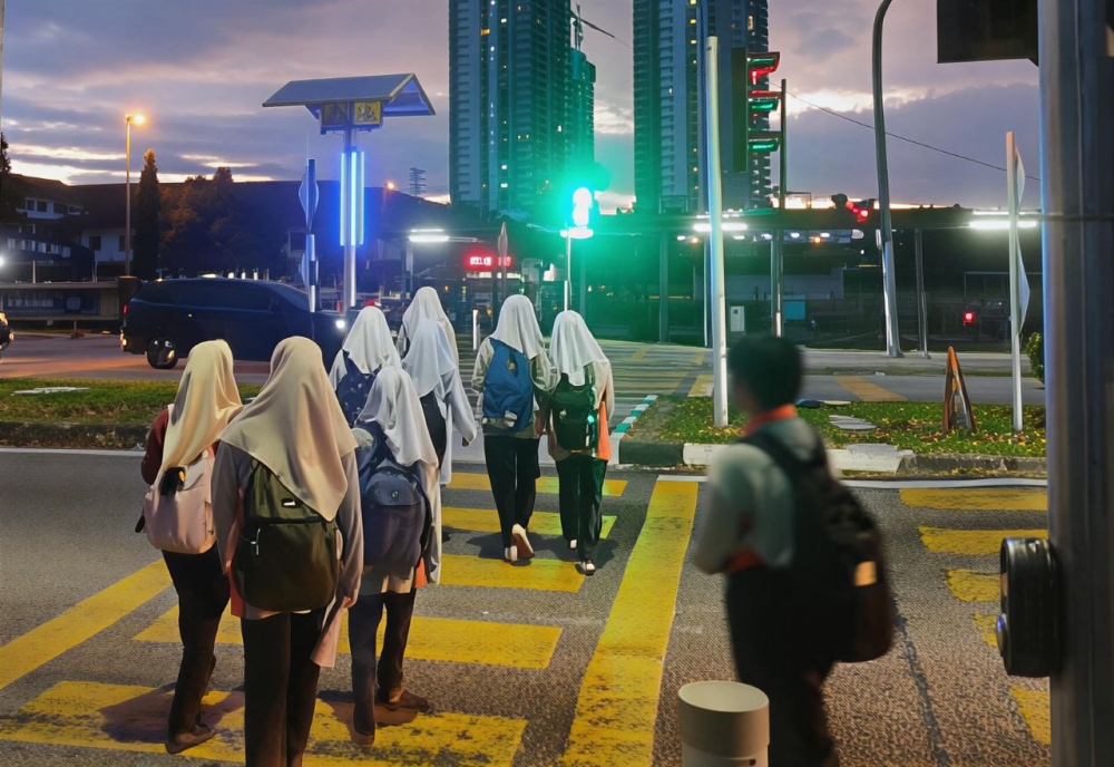 How an AI-driven pedestrian system is making school crossings safer at SMK Puchong Permai (VIDEO)