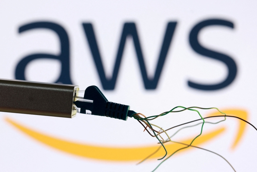 Amazon restores AWS after global outage that knocked out Snapchat, Reddit and Fortnite