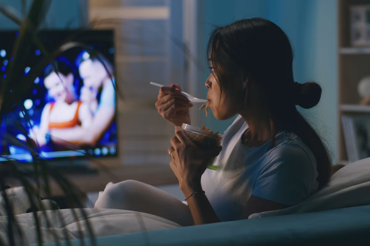 The late-night eating habit that may throw your gut health into chaos