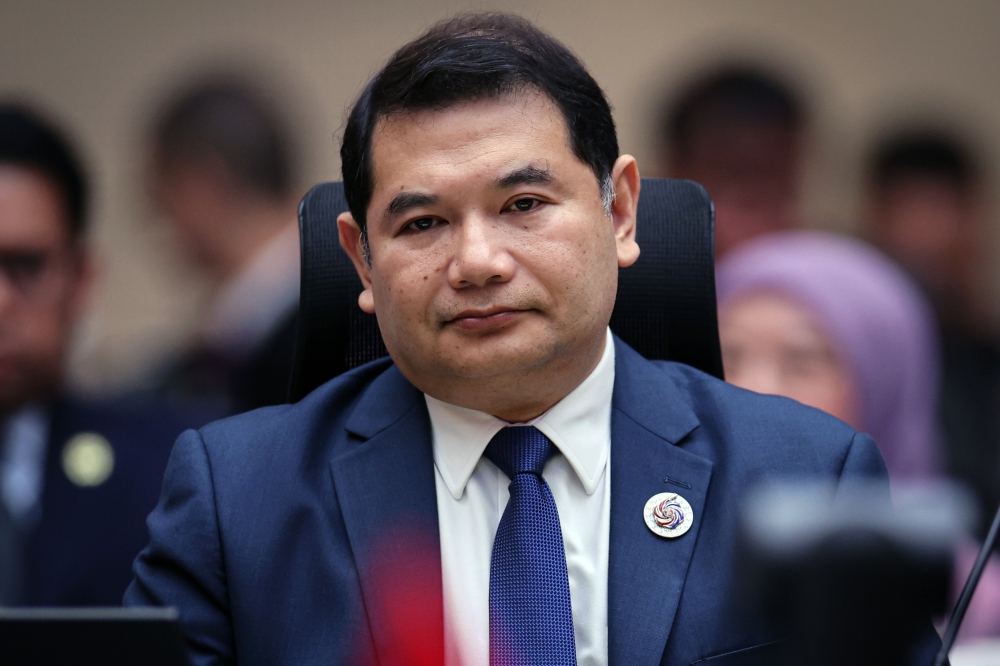 RM1.1b probe: Rafizi scheduled back at MACC at 10am today as questioning rolls into second day