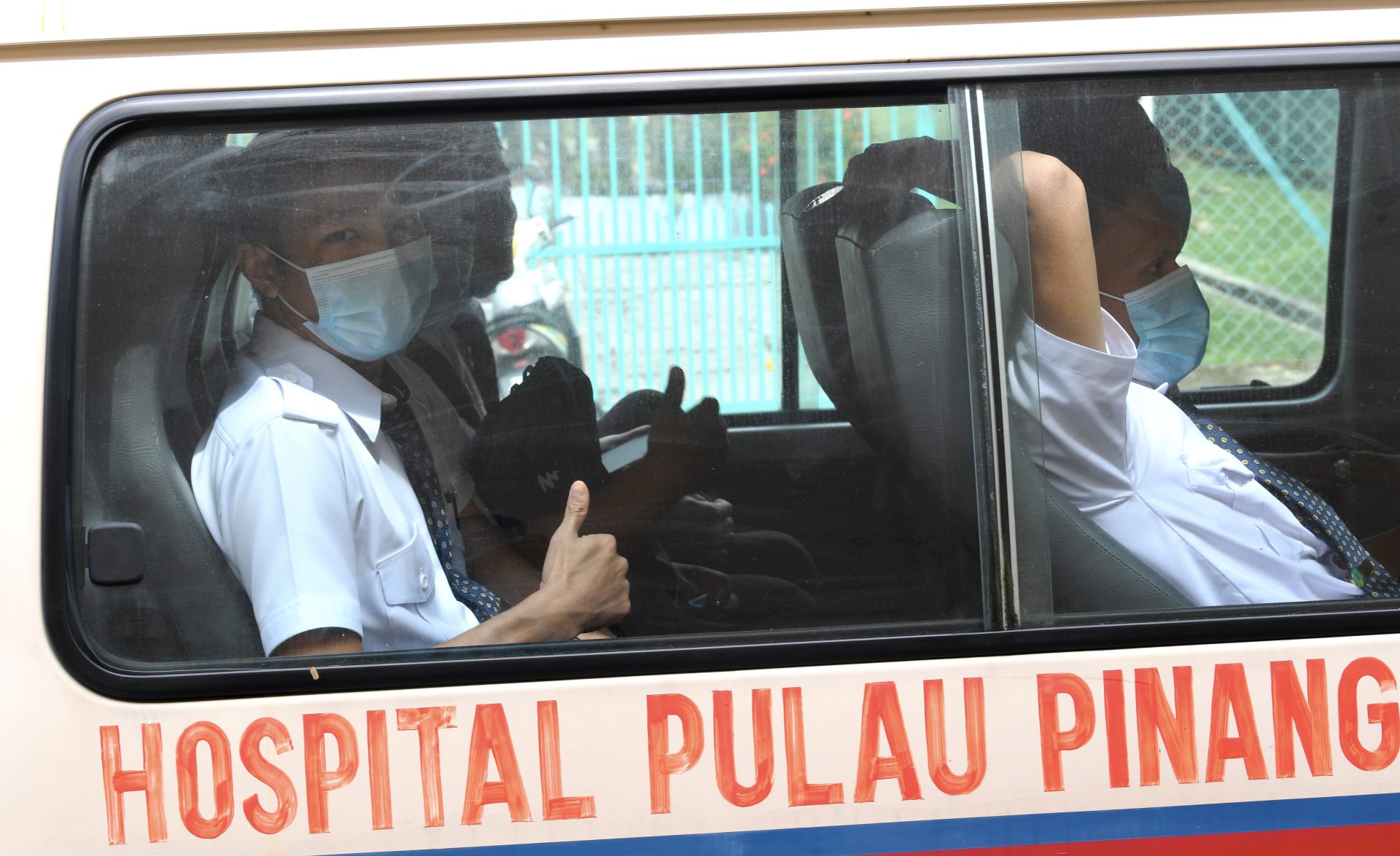 Patients told to drink up to 2 litres but no free water dispenser:PHA