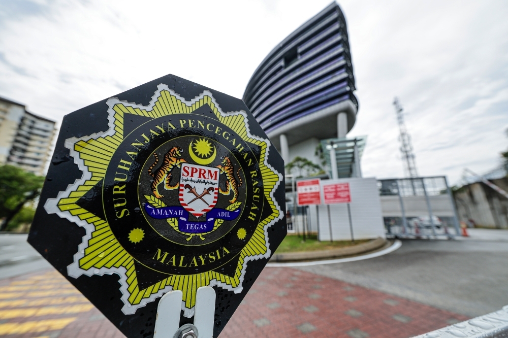 Bribes, cash and enforcers: MACC cracks down on foreign smuggling racket