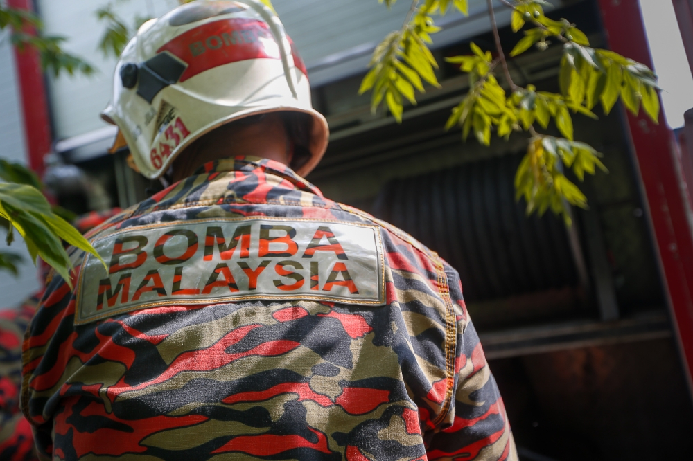Man dies after suspected heart attack, falls into septic tank pit in Kota Bharu
