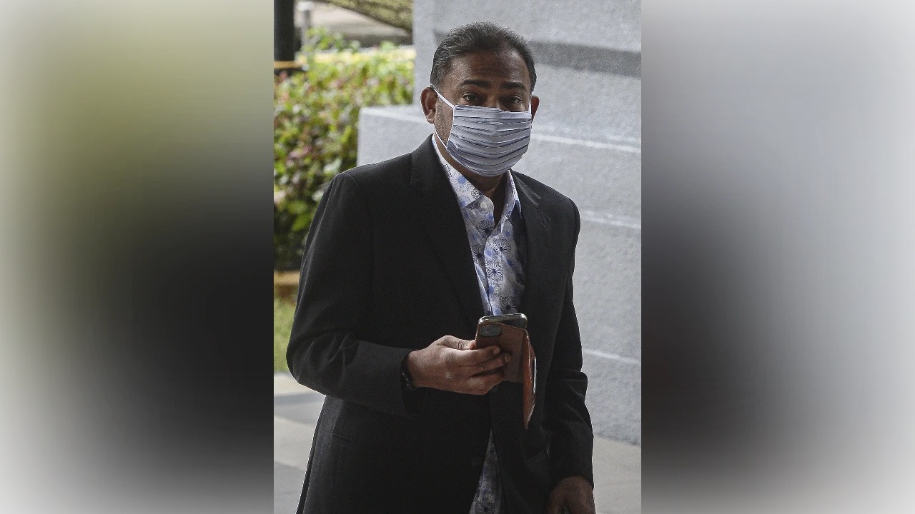 Former Tabung Haji chairman Abdul Azeez brought to court for remand