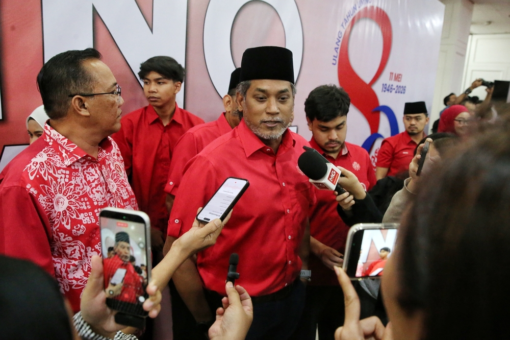 Khairy seeks court order against MYNIC to uncover identity of ‘Corruption Watch’ author